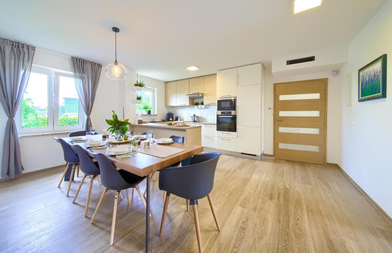 Villa Gardena Vrh  ภายนอก รูปภาพ