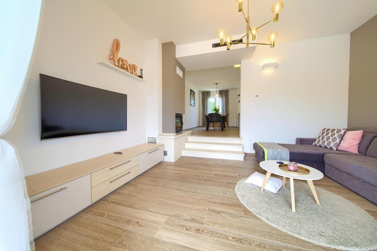 Villa Gardena Vrh  ภายนอก รูปภาพ