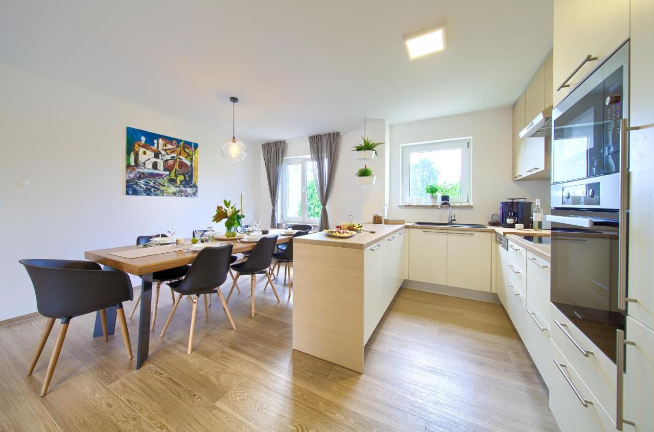 Villa Gardena Vrh  ภายนอก รูปภาพ