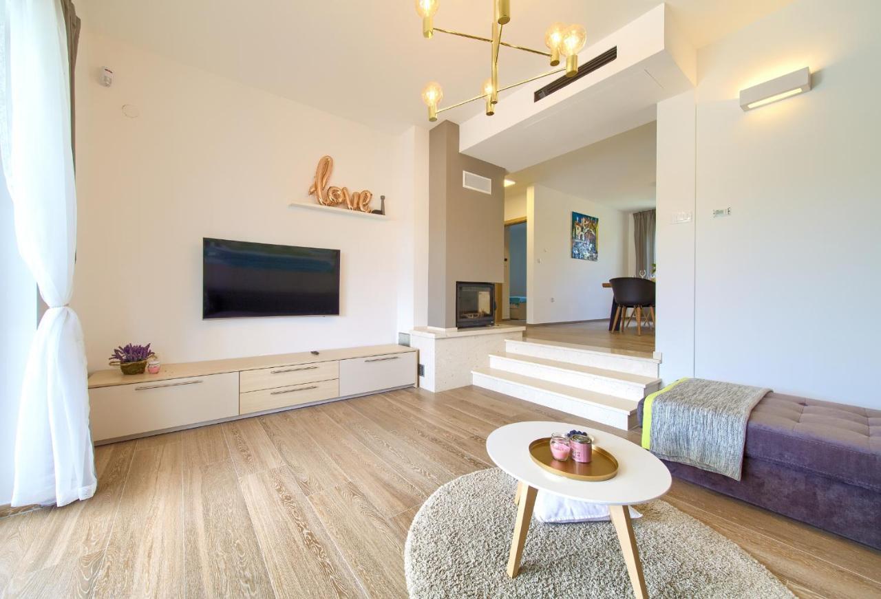 Villa Gardena Vrh  ภายนอก รูปภาพ